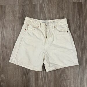 Zara White Short🤍